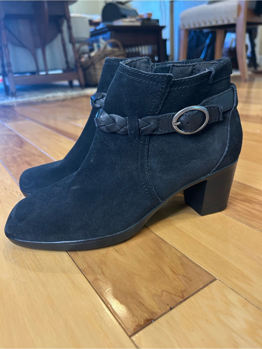 Clarks Black Suede Ankle Boots 7.5 Boho Western Braided Buckle Heel Booties